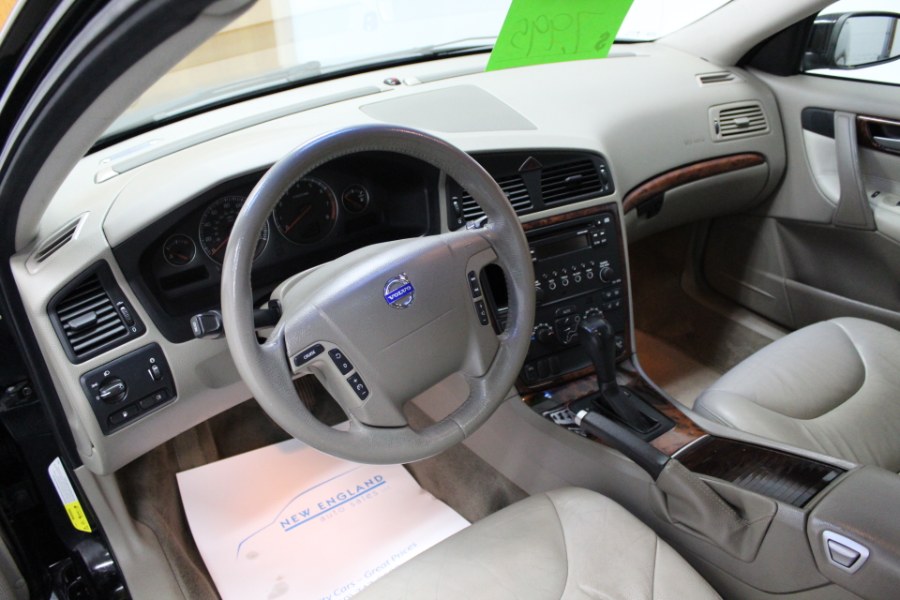 2006 Volvo V70 2.4L Auto w/Sunroof, available for sale in Plainville, Connecticut | New England Auto Sales LLC. Plainville, Connecticut 2006 Volvo V70 2.4L Auto w/Sunroof, available for sale in Plainville, Connecticut | New England Auto Sales LLC. Plainville, Connecticut