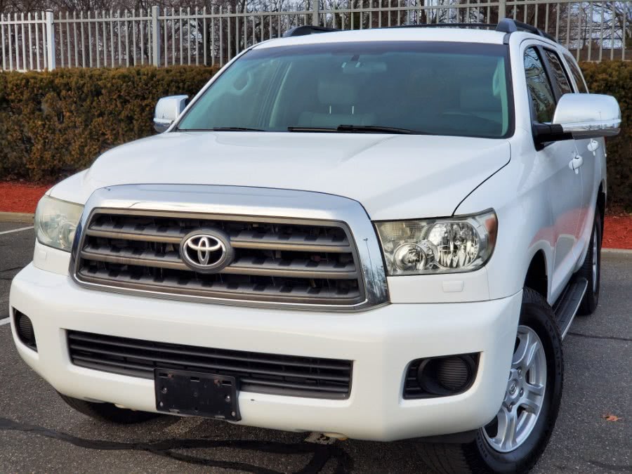 2009 Toyota Sequoia SR5 4WD 4.7L V8 F DOHC 32V w/Leather, available for sale in Queens, NY