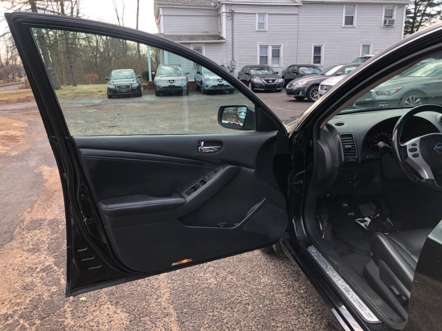 2009 Nissan Altima 2.5 SL Leather & Sunroof, available for sale in East Windsor, Connecticut | Toro Auto. East Windsor, Connecticut 2009 Nissan Altima 2.5 SL Leather & Sunroof, available for sale in East Windsor, Connecticut | Toro Auto. East Windsor, Connecticut