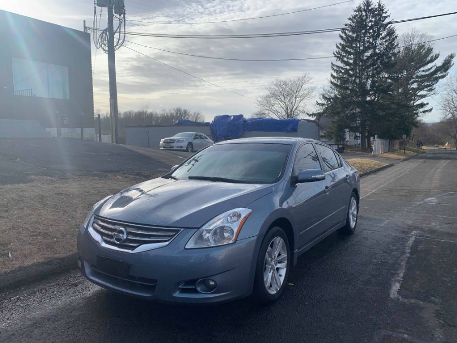2012 Nissan Altima 4dr Sdn V6 CVT 3.5 SR, available for sale in Bloomfield, Connecticut | Integrity Auto Sales and Service LLC. Bloomfield, Connecticut
