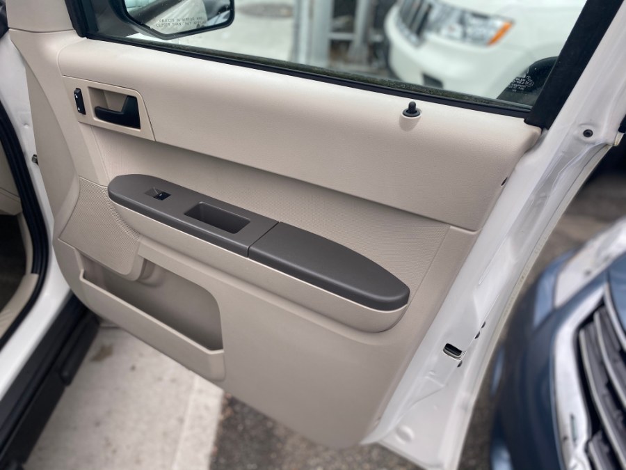 2010 Ford Escape FWD 4dr XLS, available for sale in Middle Village, New York | Middle Village Motors . Middle Village, New York 2010 Ford Escape FWD 4dr XLS, available for sale in Middle Village, New York | Middle Village Motors . Middle Village, New York