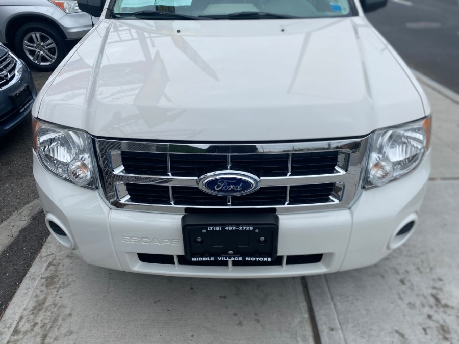 2010 Ford Escape FWD 4dr XLS, available for sale in Middle Village, New York | Middle Village Motors . Middle Village, New York 2010 Ford Escape FWD 4dr XLS, available for sale in Middle Village, New York | Middle Village Motors . Middle Village, New York