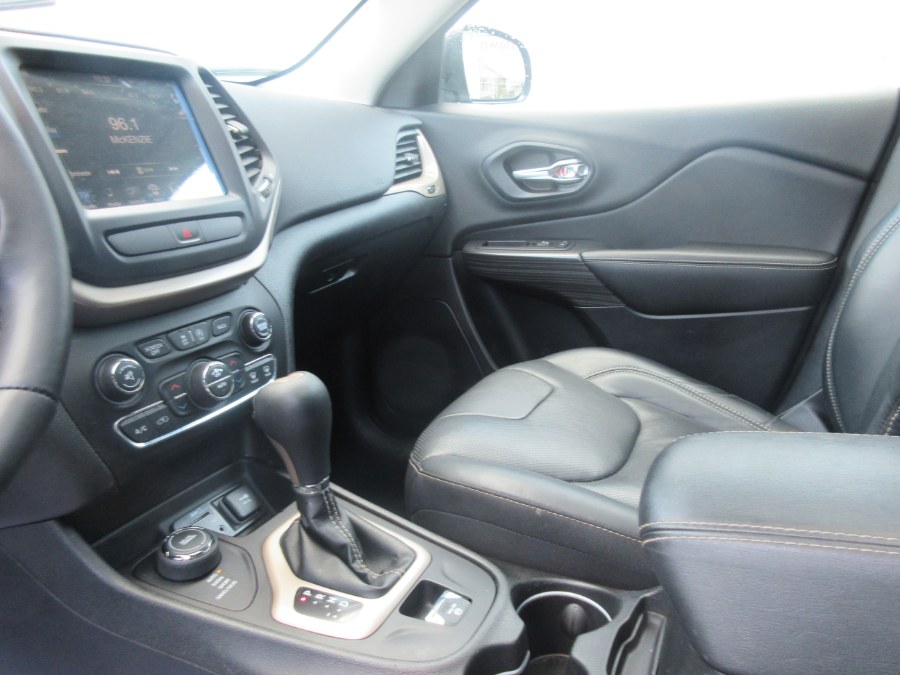 Used Jeep Cherokee 4WD 4dr Limited 2016 | Route 27 Auto Mall. Linden, New Jersey Used Jeep Cherokee 4WD 4dr Limited 2016 | Route 27 Auto Mall. Linden, New Jersey