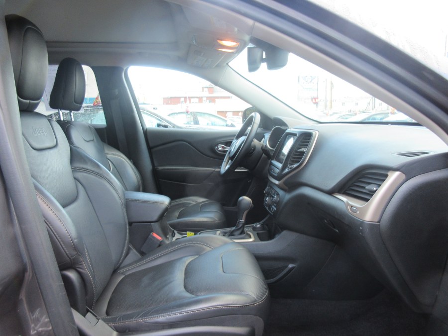 Used Jeep Cherokee 4WD 4dr Limited 2016 | Route 27 Auto Mall. Linden, New Jersey Used Jeep Cherokee 4WD 4dr Limited 2016 | Route 27 Auto Mall. Linden, New Jersey