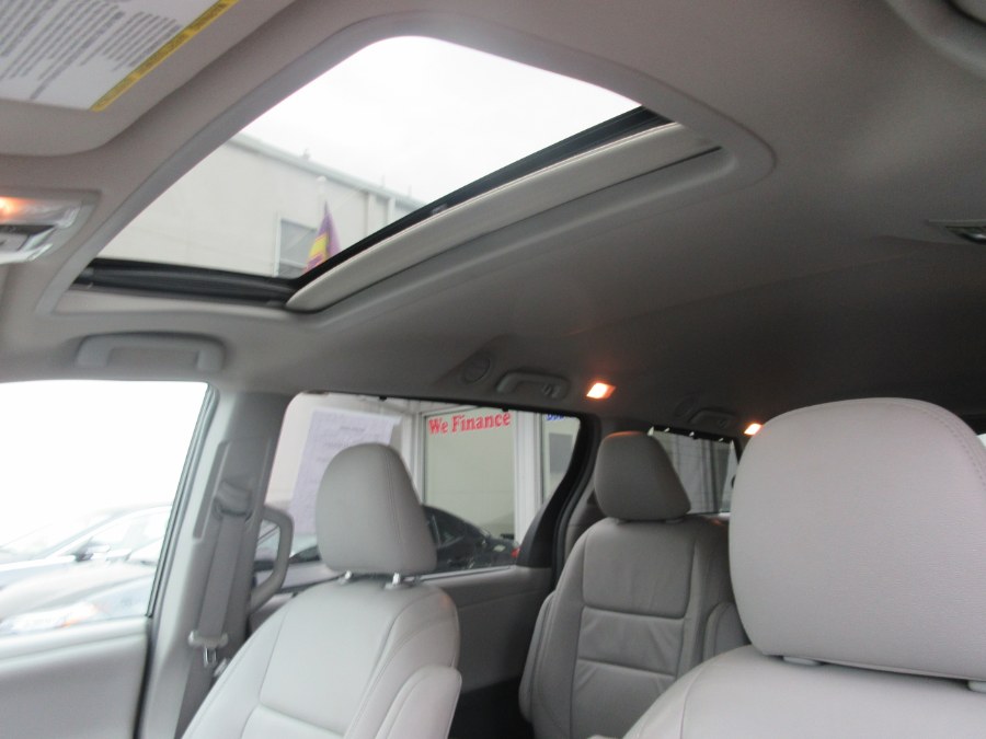 Used Toyota Sienna 5dr 8-Pass Van XLE FWD (Natl) 2016 | Route 27 Auto Mall. Linden, New Jersey Used Toyota Sienna 5dr 8-Pass Van XLE FWD (Natl) 2016 | Route 27 Auto Mall. Linden, New Jersey