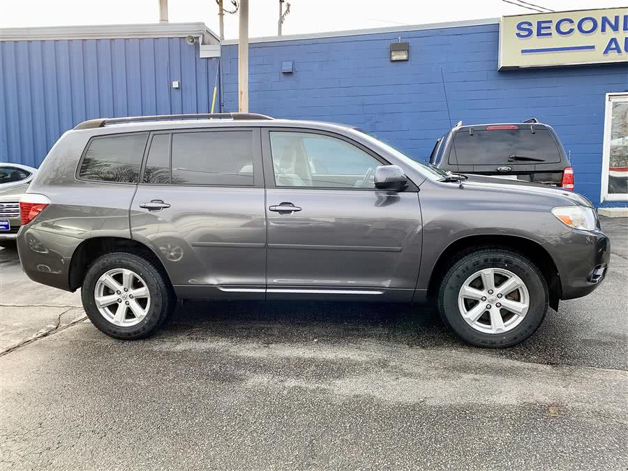 2009 Toyota Highlander FWD 4dr L4  Base (Natl), available for sale in Manchester, New Hampshire | Second Street Auto Sales Inc. Manchester, New Hampshire