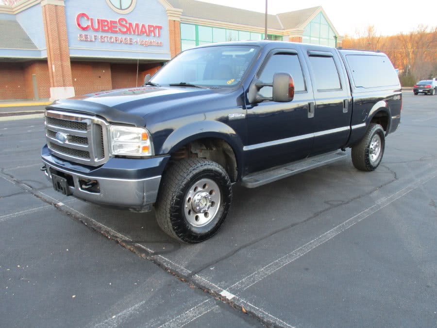 2005 Ford Super Duty F-250 Crew Cab 156" XL 4WD, available for sale in New Britain, Connecticut | Universal Motors LLC. New Britain, Connecticut