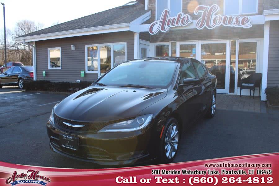 2015 Chrysler 200 4dr Sdn S FWD, available for sale in Plantsville, Connecticut | Auto House of Luxury. Plantsville, Connecticut