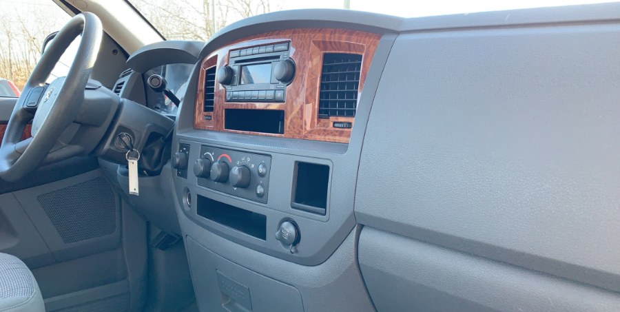 2006 Dodge Ram 1500 4WD SLT, available for sale in Waterbury, Connecticut | West End Automotive Center. Waterbury, Connecticut 2006 Dodge Ram 1500 4WD SLT, available for sale in Waterbury, Connecticut | West End Automotive Center. Waterbury, Connecticut