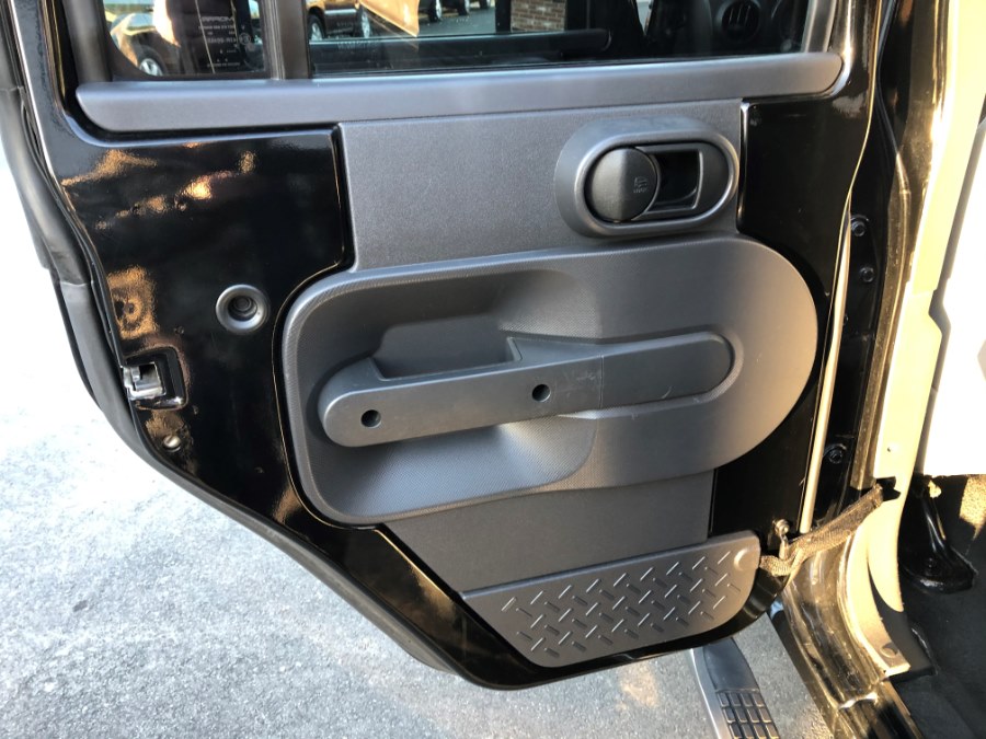 2009 Jeep Wrangler Unlimited 4WD 4dr X, available for sale in Suffield, Connecticut | Suffield Auto LLC. Suffield, Connecticut 2009 Jeep Wrangler Unlimited 4WD 4dr X, available for sale in Suffield, Connecticut | Suffield Auto LLC. Suffield, Connecticut