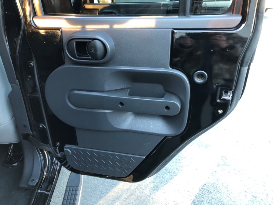 2009 Jeep Wrangler Unlimited 4WD 4dr X, available for sale in Suffield, Connecticut | Suffield Auto LLC. Suffield, Connecticut 2009 Jeep Wrangler Unlimited 4WD 4dr X, available for sale in Suffield, Connecticut | Suffield Auto LLC. Suffield, Connecticut
