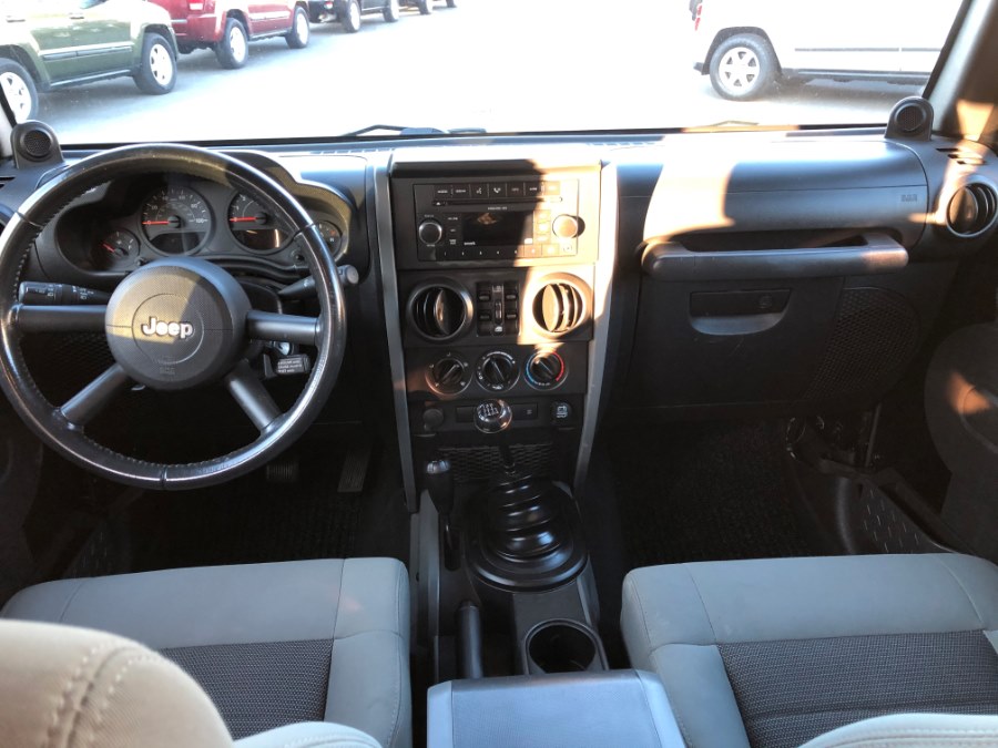2009 Jeep Wrangler Unlimited 4WD 4dr X, available for sale in Suffield, Connecticut | Suffield Auto LLC. Suffield, Connecticut 2009 Jeep Wrangler Unlimited 4WD 4dr X, available for sale in Suffield, Connecticut | Suffield Auto LLC. Suffield, Connecticut