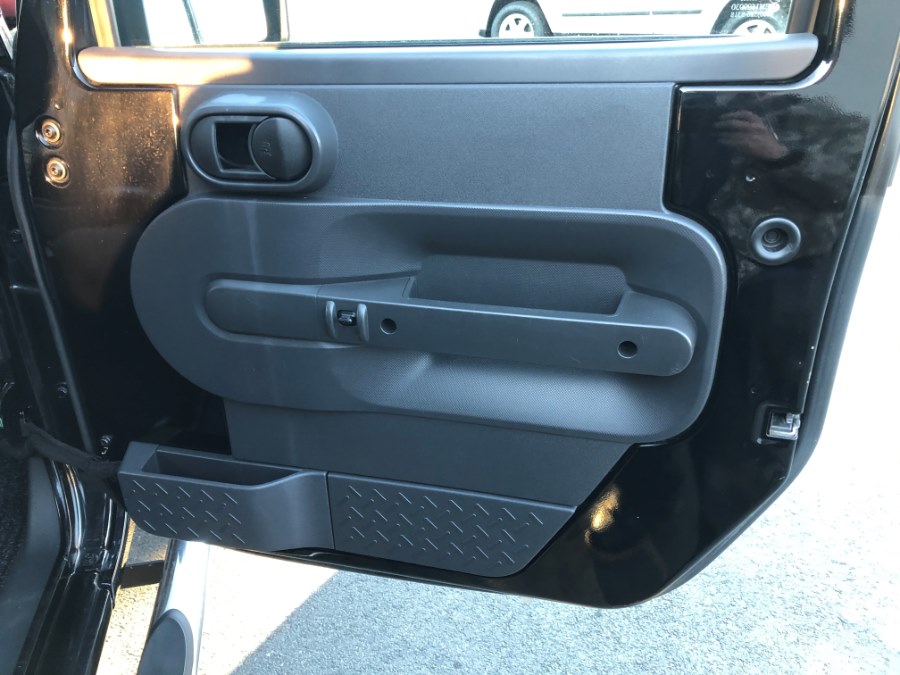 2009 Jeep Wrangler Unlimited 4WD 4dr X, available for sale in Suffield, Connecticut | Suffield Auto LLC. Suffield, Connecticut 2009 Jeep Wrangler Unlimited 4WD 4dr X, available for sale in Suffield, Connecticut | Suffield Auto LLC. Suffield, Connecticut