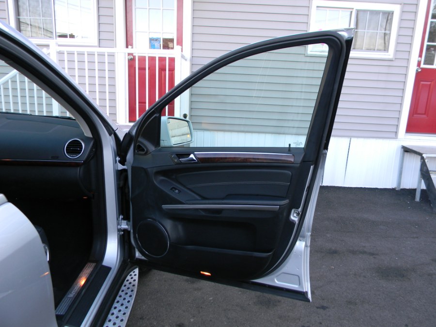 2012 Mercedes-Benz GL-Class 4MATIC 4dr GL450, available for sale in Paterson, New Jersey | DZ Automall. Paterson, New Jersey 2012 Mercedes-Benz GL-Class 4MATIC 4dr GL450, available for sale in Paterson, New Jersey | DZ Automall. Paterson, New Jersey