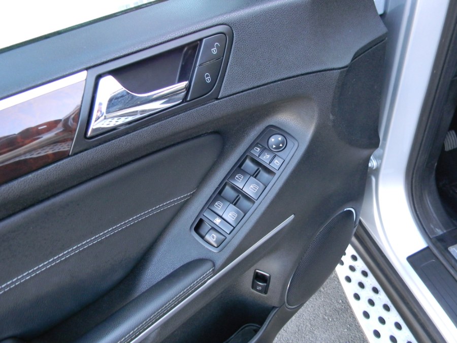 2012 Mercedes-Benz GL-Class 4MATIC 4dr GL450, available for sale in Paterson, New Jersey | DZ Automall. Paterson, New Jersey 2012 Mercedes-Benz GL-Class 4MATIC 4dr GL450, available for sale in Paterson, New Jersey | DZ Automall. Paterson, New Jersey