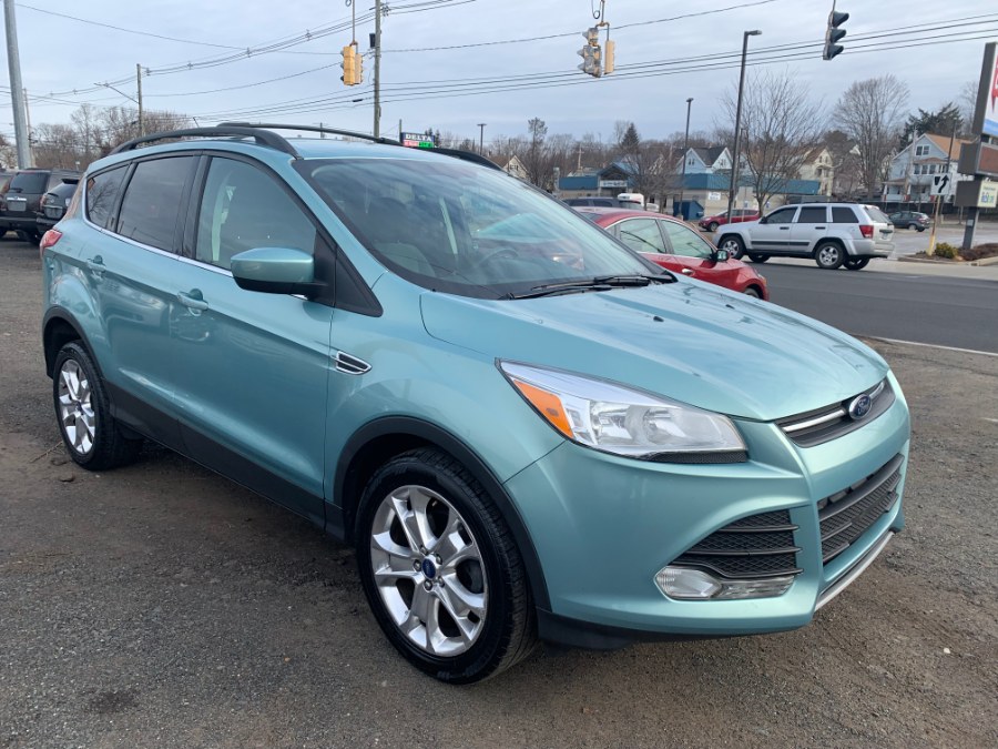 2013 Ford Escape FWD 4dr SE, available for sale in Wallingford, Connecticut | Wallingford Auto Center LLC. Wallingford, Connecticut