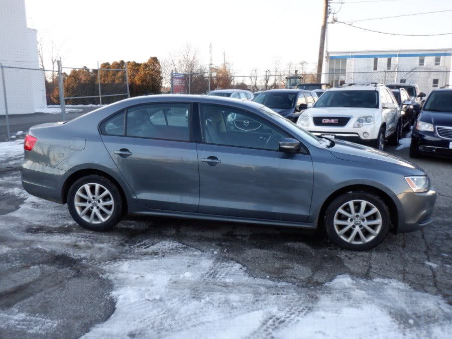 2012 Volkswagen Jetta Sedan SE, available for sale in Milford, Connecticut | Dealertown Auto Wholesalers. Milford, Connecticut