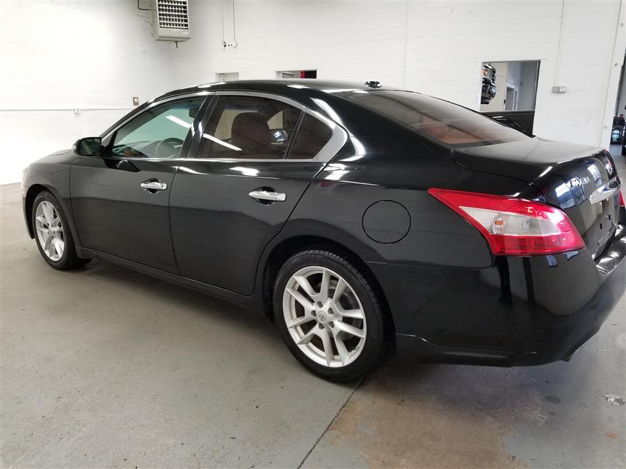 2011 Nissan Maxima 4dr Sdn V6 CVT 3.5 SV w/Premium Pkg, available for sale in Bridgeport, Connecticut | CT Auto. Bridgeport, Connecticut 2011 Nissan Maxima 4dr Sdn V6 CVT 3.5 SV w/Premium Pkg, available for sale in Bridgeport, Connecticut | CT Auto. Bridgeport, Connecticut