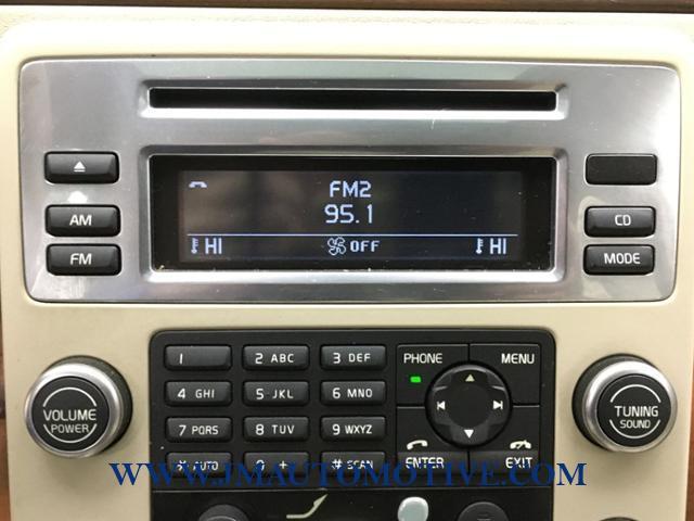 2010 Volvo Xc70 4dr Wgn 3.2L, available for sale in Naugatuck, Connecticut | J&M Automotive Sls&Svc LLC. Naugatuck, Connecticut 2010 Volvo Xc70 4dr Wgn 3.2L, available for sale in Naugatuck, Connecticut | J&M Automotive Sls&Svc LLC. Naugatuck, Connecticut