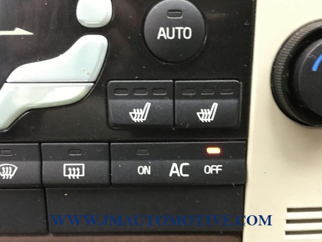 2010 Volvo Xc70 4dr Wgn 3.2L, available for sale in Naugatuck, Connecticut | J&M Automotive Sls&Svc LLC. Naugatuck, Connecticut 2010 Volvo Xc70 4dr Wgn 3.2L, available for sale in Naugatuck, Connecticut | J&M Automotive Sls&Svc LLC. Naugatuck, Connecticut
