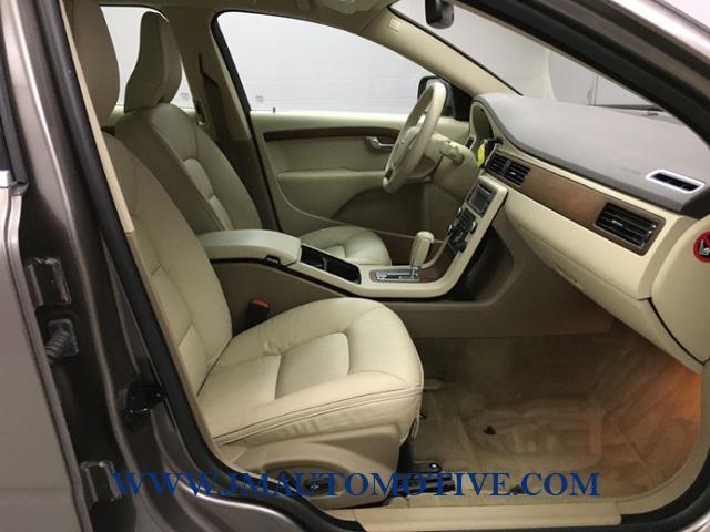 2010 Volvo Xc70 4dr Wgn 3.2L, available for sale in Naugatuck, Connecticut | J&M Automotive Sls&Svc LLC. Naugatuck, Connecticut 2010 Volvo Xc70 4dr Wgn 3.2L, available for sale in Naugatuck, Connecticut | J&M Automotive Sls&Svc LLC. Naugatuck, Connecticut