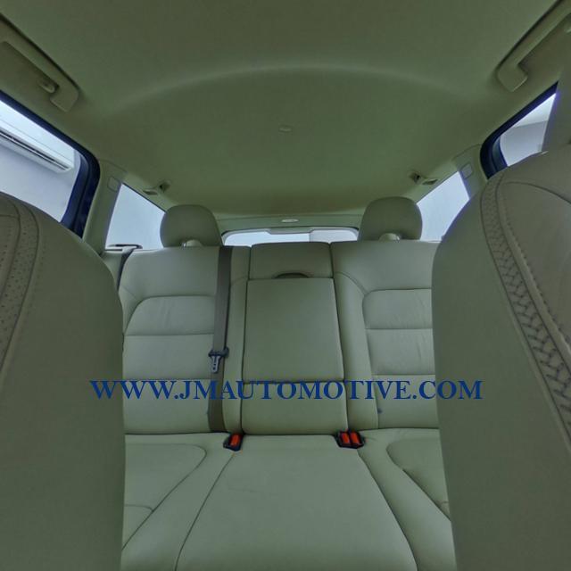 2010 Volvo Xc70 4dr Wgn 3.2L, available for sale in Naugatuck, Connecticut | J&M Automotive Sls&Svc LLC. Naugatuck, Connecticut 2010 Volvo Xc70 4dr Wgn 3.2L, available for sale in Naugatuck, Connecticut | J&M Automotive Sls&Svc LLC. Naugatuck, Connecticut