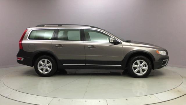 2010 Volvo Xc70 4dr Wgn 3.2L, available for sale in Naugatuck, Connecticut | J&M Automotive Sls&Svc LLC. Naugatuck, Connecticut 2010 Volvo Xc70 4dr Wgn 3.2L, available for sale in Naugatuck, Connecticut | J&M Automotive Sls&Svc LLC. Naugatuck, Connecticut
