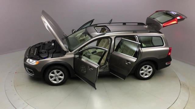 2010 Volvo Xc70 4dr Wgn 3.2L, available for sale in Naugatuck, Connecticut | J&M Automotive Sls&Svc LLC. Naugatuck, Connecticut 2010 Volvo Xc70 4dr Wgn 3.2L, available for sale in Naugatuck, Connecticut | J&M Automotive Sls&Svc LLC. Naugatuck, Connecticut