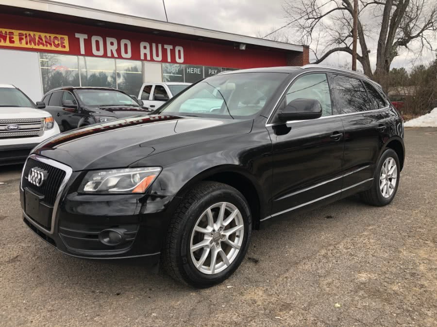 2009 Audi Q5 3.2 Quattro Premium Plus Panoramic Roof GPS LOADED, available for sale in East Windsor, Connecticut | Toro Auto. East Windsor, Connecticut