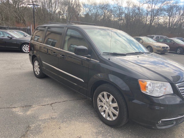 2014 Chrysler Town & Country 4dr Wgn Touring, available for sale in Raynham, Massachusetts | J & A Auto Center. Raynham, Massachusetts 2014 Chrysler Town & Country 4dr Wgn Touring, available for sale in Raynham, Massachusetts | J & A Auto Center. Raynham, Massachusetts