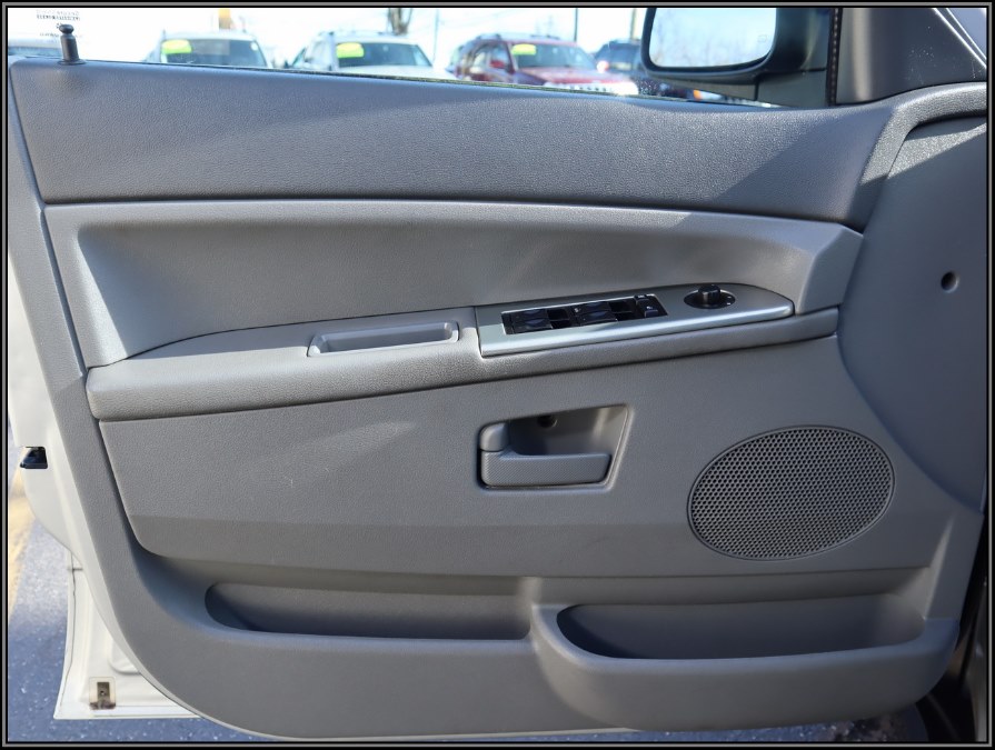 Used Jeep Grand Cherokee 4dr Laredo 4WD 2005 | My Auto Inc.. Huntington Station, New York Used Jeep Grand Cherokee 4dr Laredo 4WD 2005 | My Auto Inc.. Huntington Station, New York