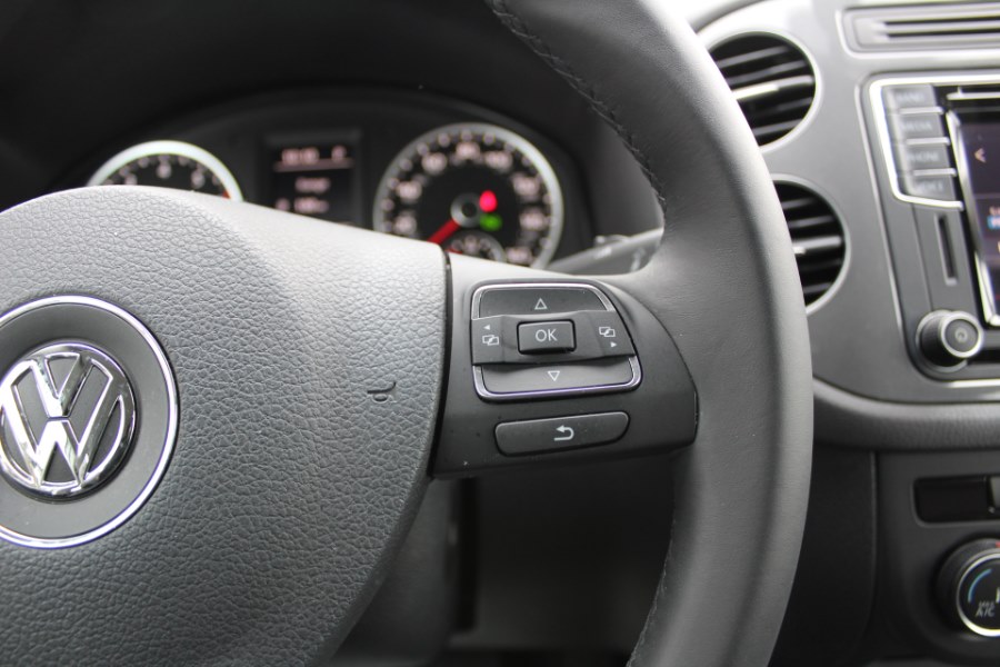 2017 Volkswagen Tiguan Limited 2.0T S, available for sale in Great Neck, New York | Great Neck Car Buyers & Sellers. Great Neck, New York 2017 Volkswagen Tiguan Limited 2.0T S, available for sale in Great Neck, New York | Great Neck Car Buyers & Sellers. Great Neck, New York