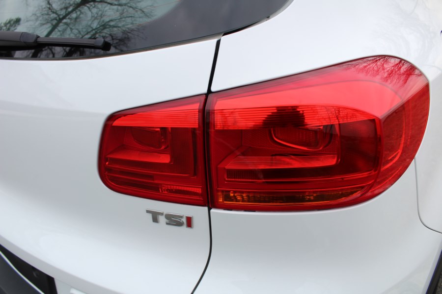 2017 Volkswagen Tiguan Limited 2.0T S, available for sale in Great Neck, New York | Great Neck Car Buyers & Sellers. Great Neck, New York 2017 Volkswagen Tiguan Limited 2.0T S, available for sale in Great Neck, New York | Great Neck Car Buyers & Sellers. Great Neck, New York