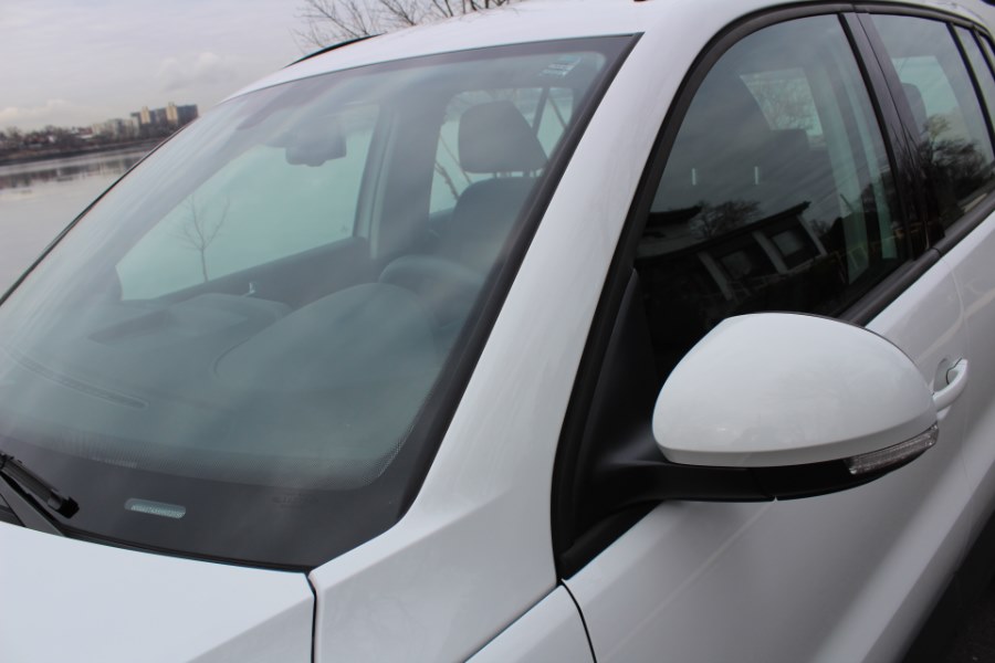 2017 Volkswagen Tiguan Limited 2.0T S, available for sale in Great Neck, New York | Great Neck Car Buyers & Sellers. Great Neck, New York 2017 Volkswagen Tiguan Limited 2.0T S, available for sale in Great Neck, New York | Great Neck Car Buyers & Sellers. Great Neck, New York