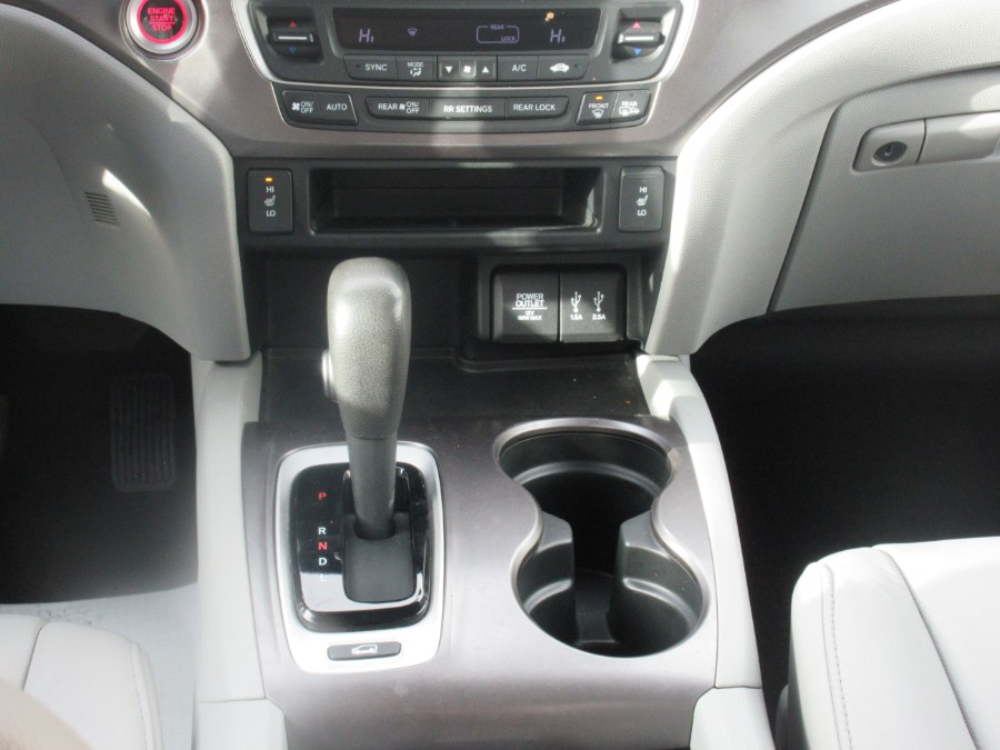 2016 Honda Pilot AWD 4dr EX-L, available for sale in Linden, New Jersey | Route 27 Auto Mall. Linden, New Jersey 2016 Honda Pilot AWD 4dr EX-L, available for sale in Linden, New Jersey | Route 27 Auto Mall. Linden, New Jersey