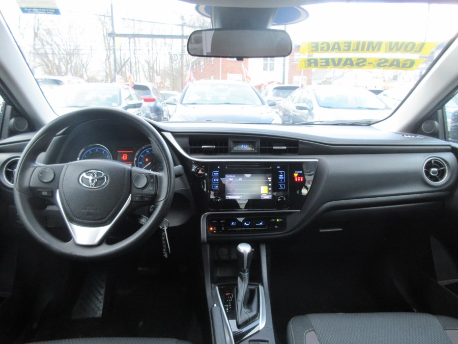 The 2019 Toyota Corolla LE CVT (Natl)