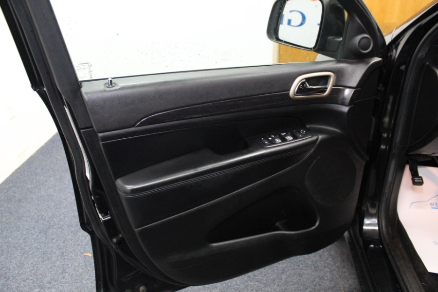 2014 Jeep Grand Cherokee 4WD 4dr Laredo, available for sale in Plainville, Connecticut | New England Auto Sales LLC. Plainville, Connecticut 2014 Jeep Grand Cherokee 4WD 4dr Laredo, available for sale in Plainville, Connecticut | New England Auto Sales LLC. Plainville, Connecticut