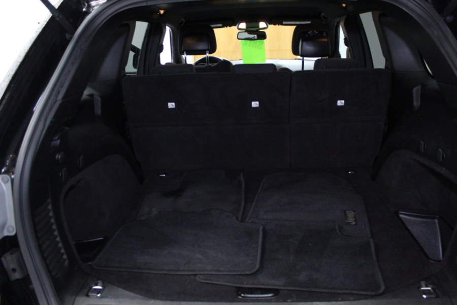 2014 Jeep Grand Cherokee 4WD 4dr Laredo, available for sale in Plainville, Connecticut | New England Auto Sales LLC. Plainville, Connecticut 2014 Jeep Grand Cherokee 4WD 4dr Laredo, available for sale in Plainville, Connecticut | New England Auto Sales LLC. Plainville, Connecticut