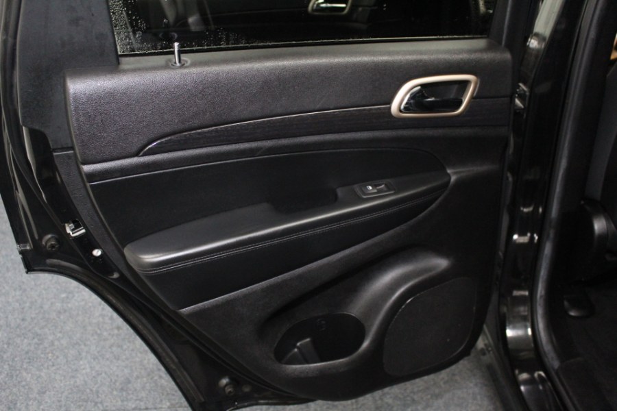 2014 Jeep Grand Cherokee 4WD 4dr Laredo, available for sale in Plainville, Connecticut | New England Auto Sales LLC. Plainville, Connecticut 2014 Jeep Grand Cherokee 4WD 4dr Laredo, available for sale in Plainville, Connecticut | New England Auto Sales LLC. Plainville, Connecticut