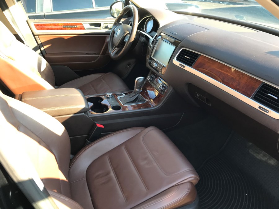 2013 Volkswagen Touareg 4dr TDI Lux, available for sale in Warwick, Rhode Island | Premier Automotive Sales. Warwick, Rhode Island 2013 Volkswagen Touareg 4dr TDI Lux, available for sale in Warwick, Rhode Island | Premier Automotive Sales. Warwick, Rhode Island