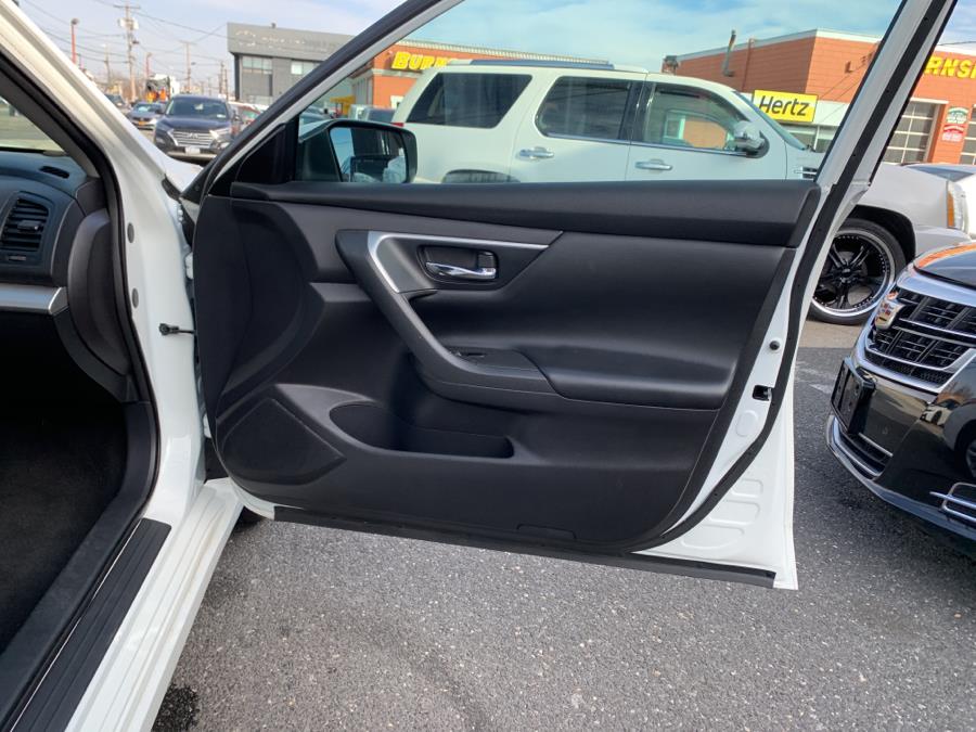 2016 Nissan Altima 4dr Sdn I4 2.5 S, available for sale in Inwood, New York | 5 Towns Drive. Inwood, New York 2016 Nissan Altima 4dr Sdn I4 2.5 S, available for sale in Inwood, New York | 5 Towns Drive. Inwood, New York