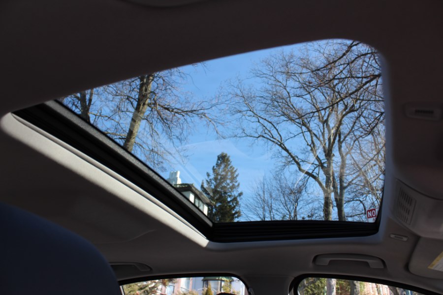 2014 BMW 5 Series 4dr Sdn 528i xDrive AWD, available for sale in Great Neck, New York | Great Neck Car Buyers & Sellers. Great Neck, New York 2014 BMW 5 Series 4dr Sdn 528i xDrive AWD, available for sale in Great Neck, New York | Great Neck Car Buyers & Sellers. Great Neck, New York