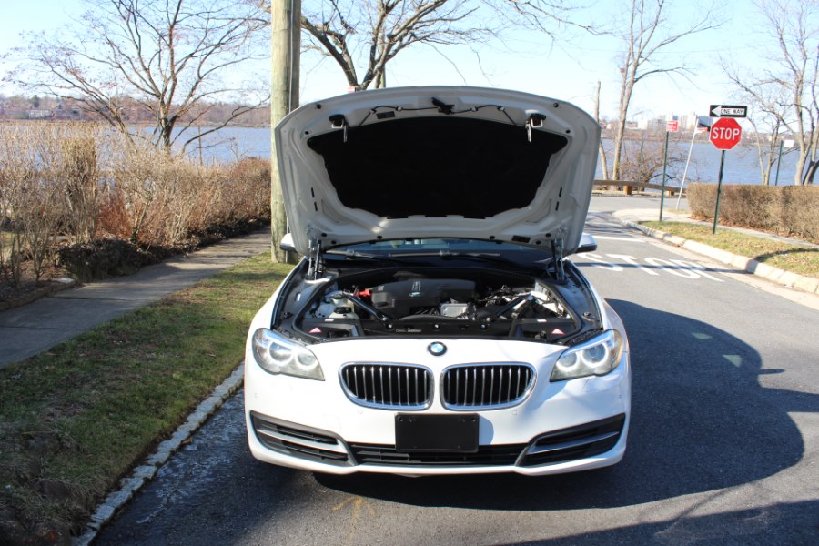 2014 BMW 5 Series 4dr Sdn 528i xDrive AWD, available for sale in Great Neck, New York | Great Neck Car Buyers & Sellers. Great Neck, New York 2014 BMW 5 Series 4dr Sdn 528i xDrive AWD, available for sale in Great Neck, New York | Great Neck Car Buyers & Sellers. Great Neck, New York
