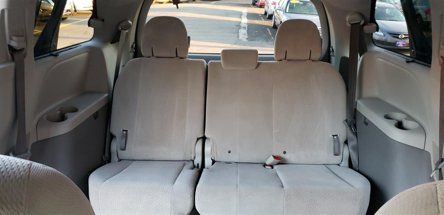 Used Toyota Sienna 5dr 7-Pass Van V6 LE AWD 2014 | National Auto Brokers, Inc.. Waterbury, Connecticut Used Toyota Sienna 5dr 7-Pass Van V6 LE AWD 2014 | National Auto Brokers, Inc.. Waterbury, Connecticut