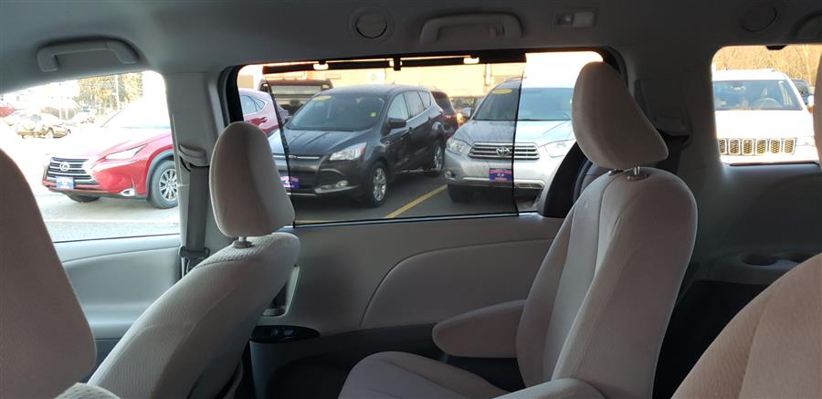 Used Toyota Sienna 5dr 7-Pass Van V6 LE AWD 2014 | National Auto Brokers, Inc.. Waterbury, Connecticut Used Toyota Sienna 5dr 7-Pass Van V6 LE AWD 2014 | National Auto Brokers, Inc.. Waterbury, Connecticut