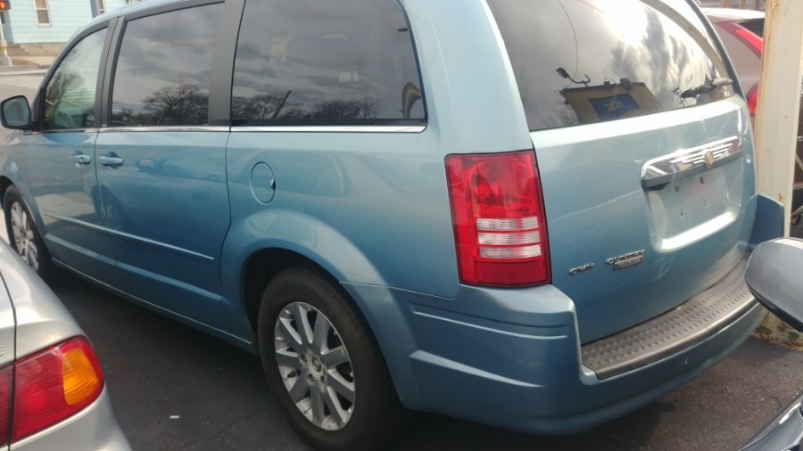 2008 Chrysler Town & Country 4dr Wgn Touring, available for sale in East Hartford , Connecticut | Classic Motor Cars. East Hartford , Connecticut 2008 Chrysler Town & Country 4dr Wgn Touring, available for sale in East Hartford , Connecticut | Classic Motor Cars. East Hartford , Connecticut