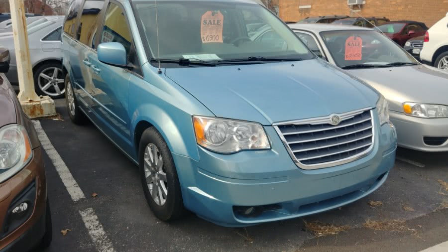 2008 Chrysler Town & Country 4dr Wgn Touring, available for sale in East Hartford , Connecticut | Classic Motor Cars. East Hartford , Connecticut 2008 Chrysler Town & Country 4dr Wgn Touring, available for sale in East Hartford , Connecticut | Classic Motor Cars. East Hartford , Connecticut