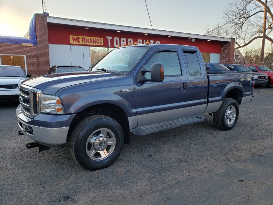 2006 Ford Super Duty F-250 XLT 4WD Extended Cab, available for sale in East Windsor, Connecticut | Toro Auto. East Windsor, Connecticut
