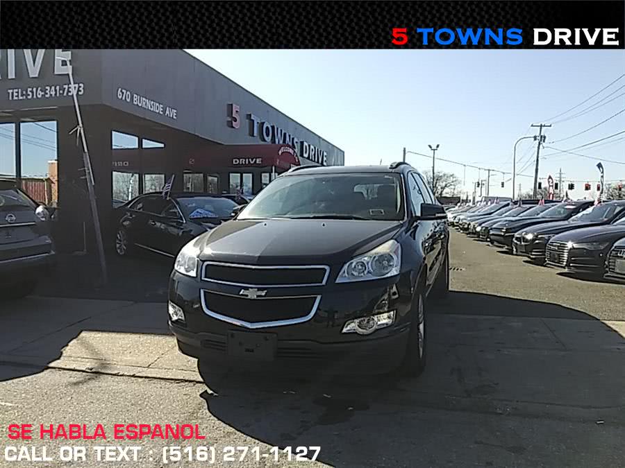 2010 Chevrolet Traverse FWD 4dr LT w/1LT, available for sale in Inwood, New York | 5 Towns Drive. Inwood, New York