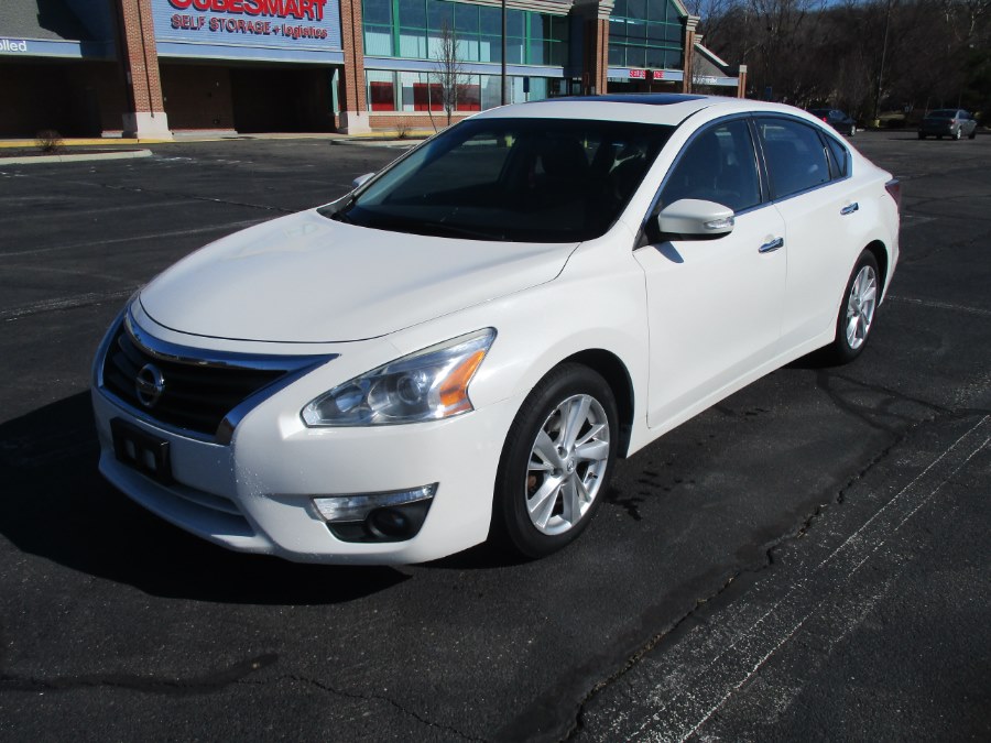 2014 Nissan Altima 4dr Sdn I4 2.5 SL, available for sale in New Britain, Connecticut | Universal Motors LLC. New Britain, Connecticut